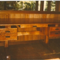 1985 Acacia table